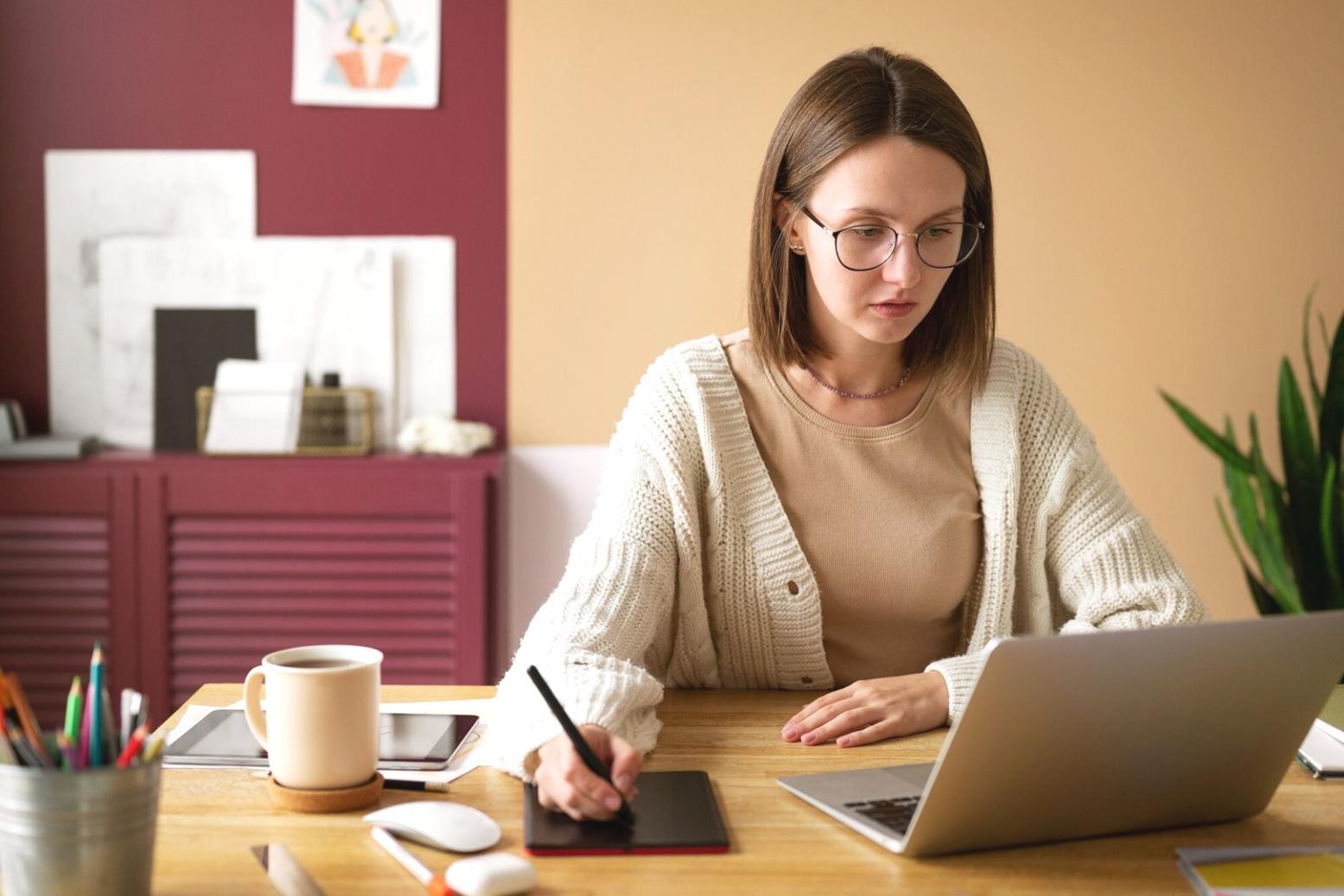 Analyse financière approfondie avec documents et outils de planification